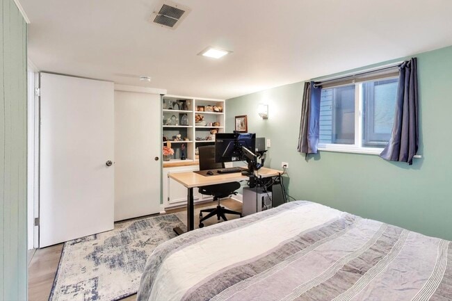 Building Photo - 6 S Waterman Ave