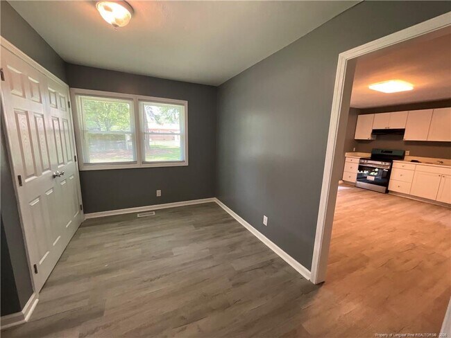 Building Photo - 1422 Grandview Dr