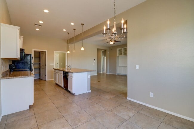 Building Photo - Home for Rent in Quailwood!