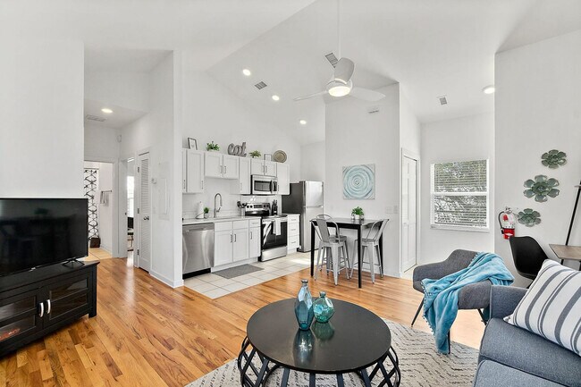 Building Photo - 27 Old Mission Ave