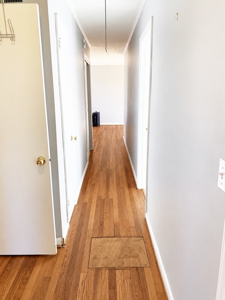 Building Photo - 2525 Netherwood Dr