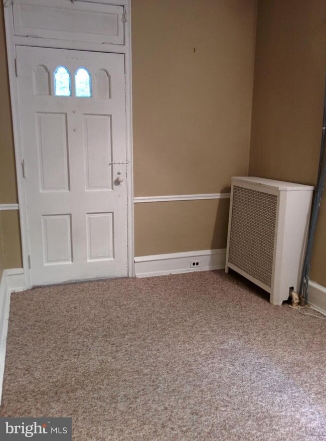 Building Photo - 419 Green Ln