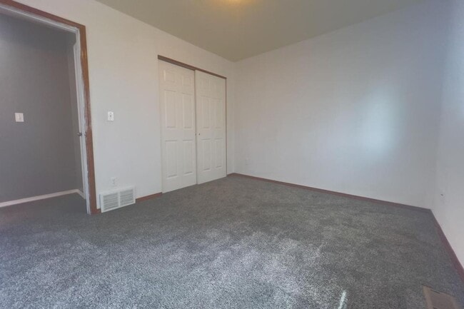 Building Photo - 4 Bedroom in Cheney