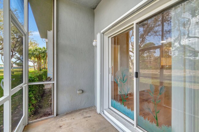Building Photo - 3070 Grandiflora Dr