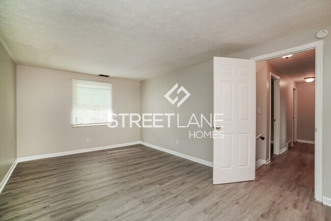 Building Photo - Charming 4 bedroom home in Pickerington!