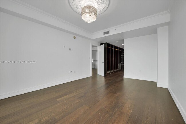 Building Photo - 900 Biscayne Blvd