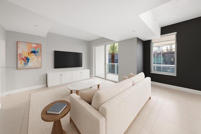 Building Photo - 950 Brickell Bay Dr