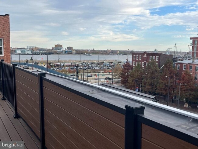 Building Photo - 102 Church St