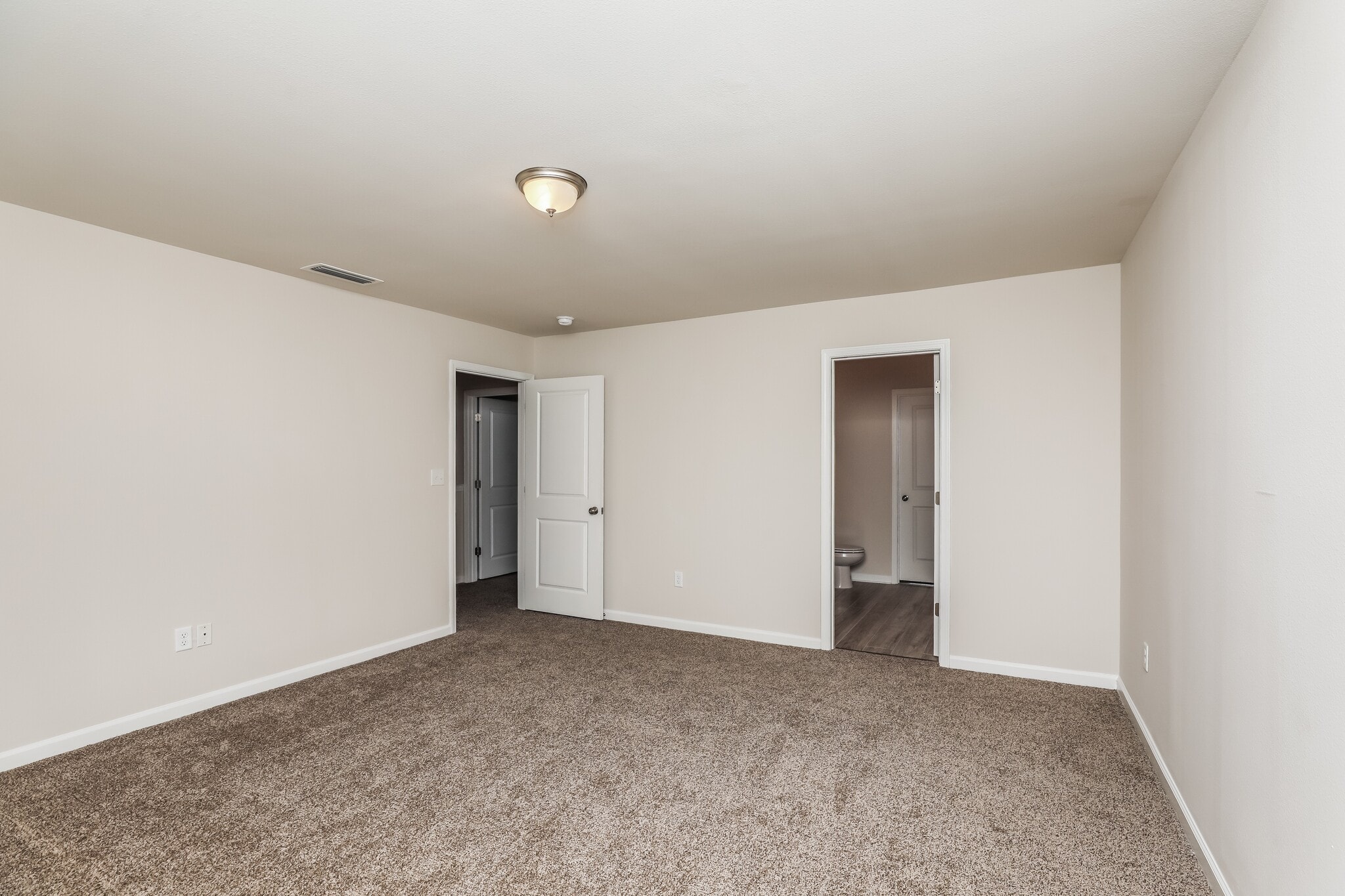 Building Photo - 6226 Travelers Rest Ct