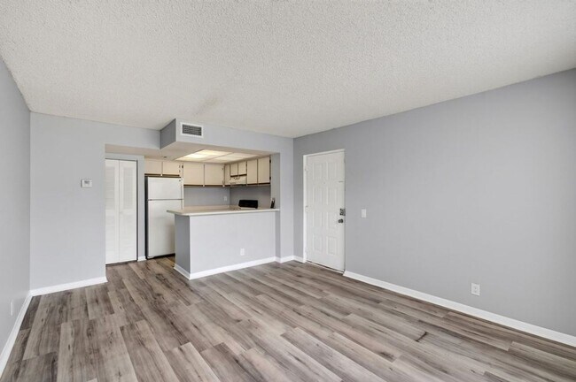 Building Photo - ONE BEDROOM ONE BATHROOM!! WATERFRONT COMMUNITY