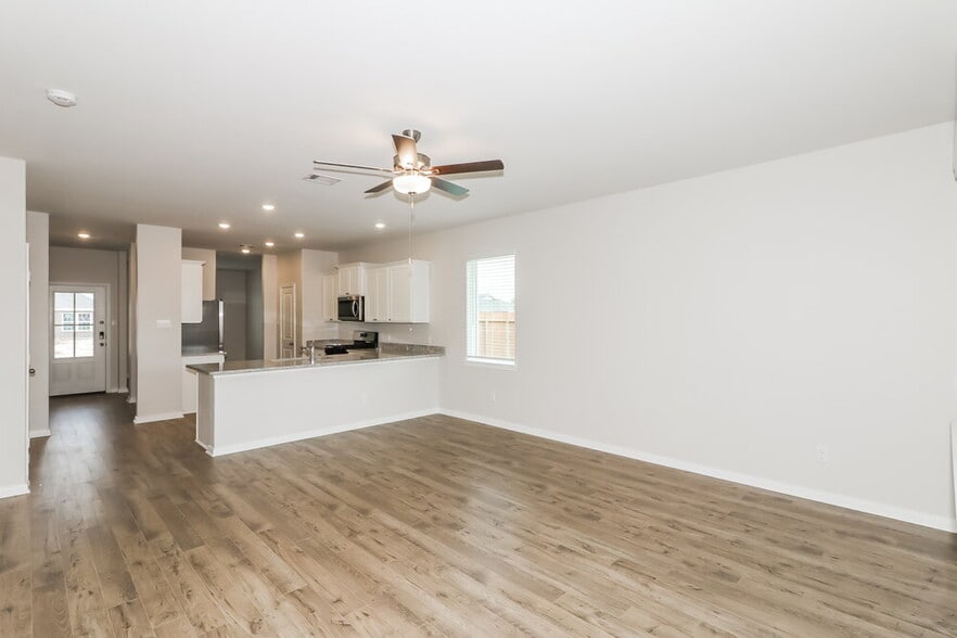 Building Photo - 401 San Miguel Crk Dr