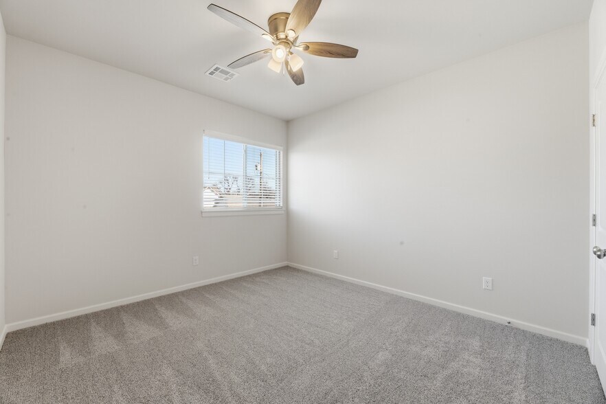 Building Photo - 316 E Elgin St