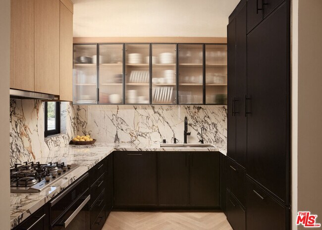 Building Photo - 8787 Shoreham Dr