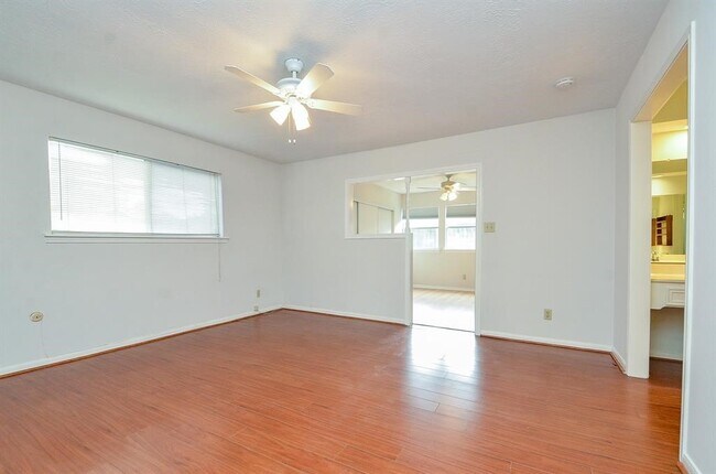 Building Photo - 15815 Boulder Oaks Dr