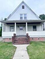 Building Photo - 39 Adams St