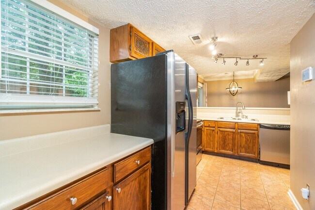 Building Photo - 2376 Wadsworth Dr