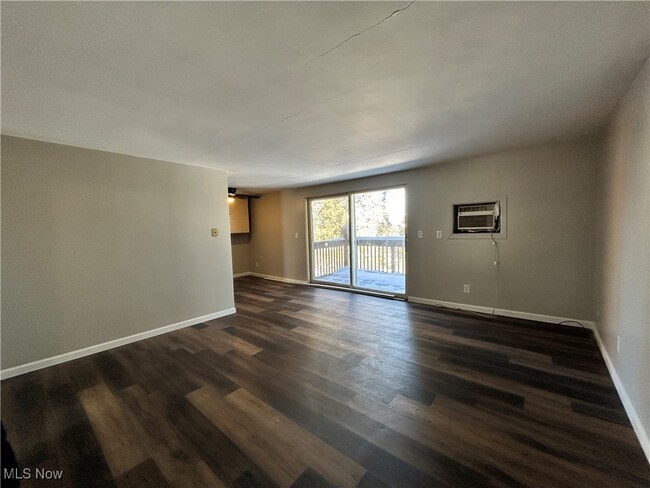 Building Photo - 98 View St