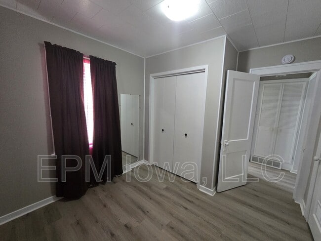 Building Photo - 1124 Kern St