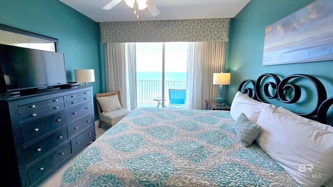 Building Photo - 455 E Beach Blvd