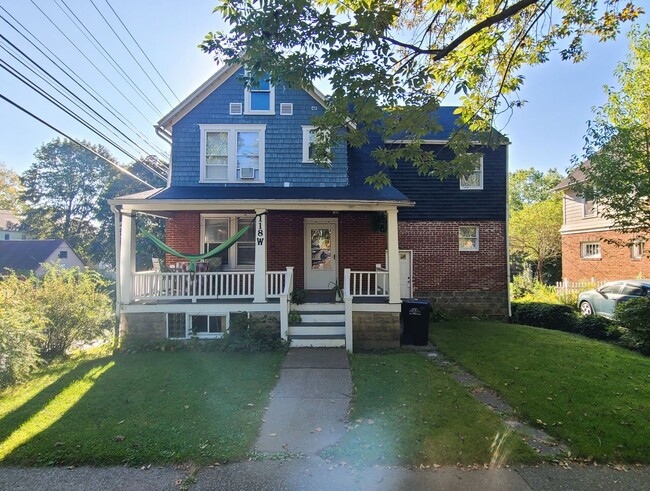 Primary Photo - 3-Bedroom Student housing with 2 Parking S...