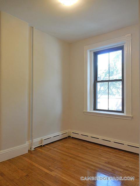 Building Photo - 110 Willow St