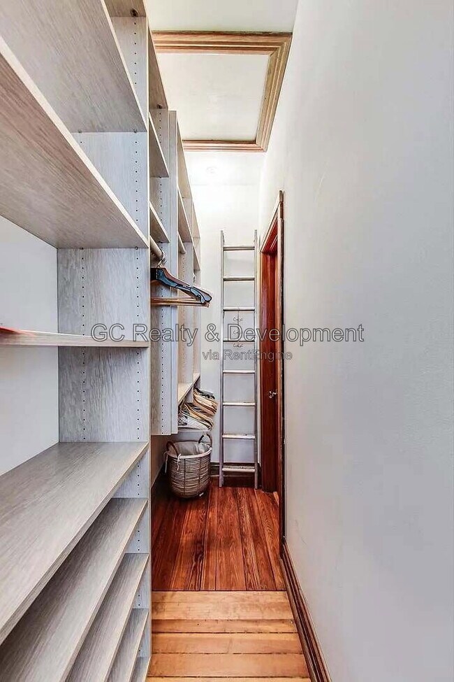 Building Photo - 4936 S St Lawrence Ave