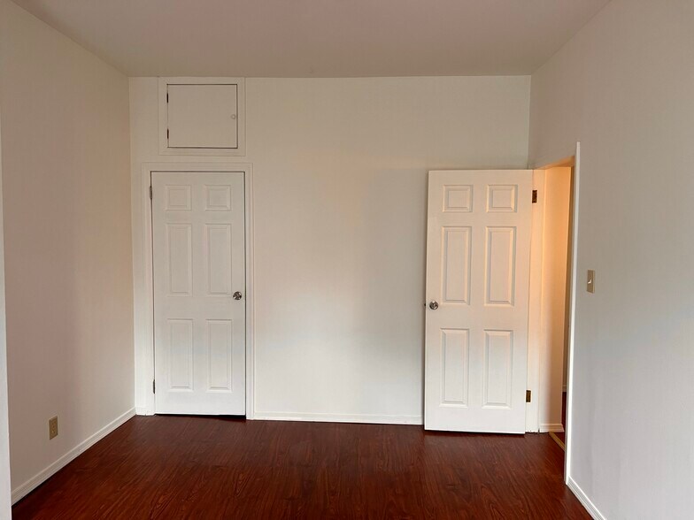 Building Photo - 447 Degraw St