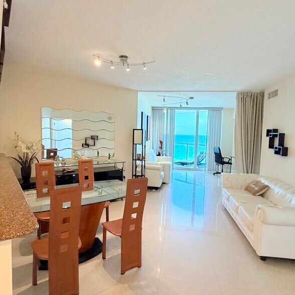 Building Photo - 16699 Collins Ave
