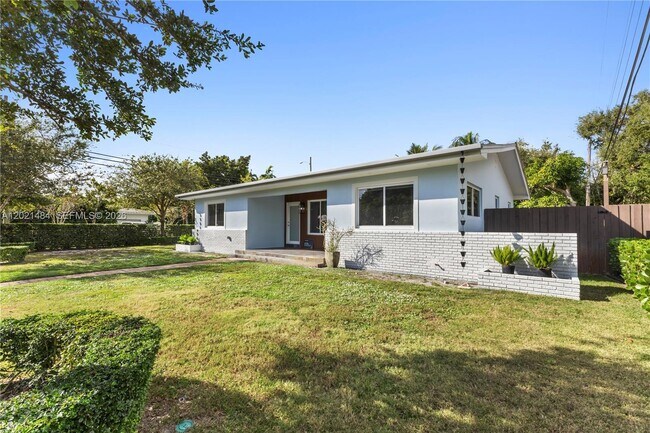 Building Photo - 8910 NE 9th Ct