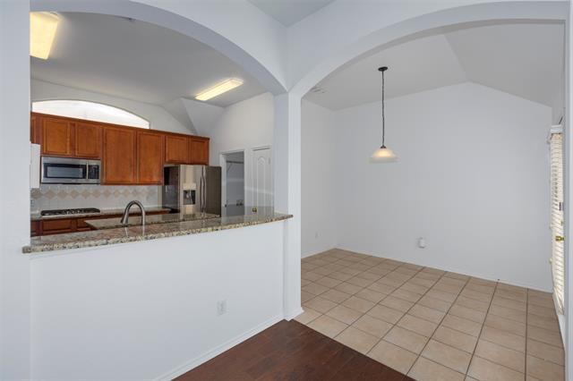 Building Photo - 1433 Woodmont Dr