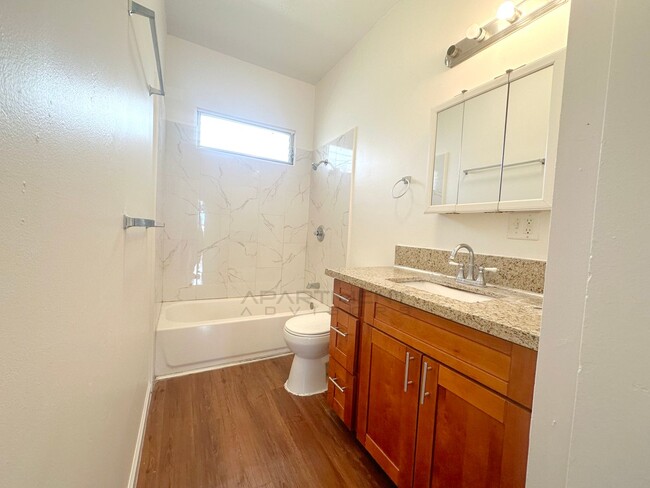 Building Photo - $500 1st Month Rent Special! | BEAUTIFUL! ...