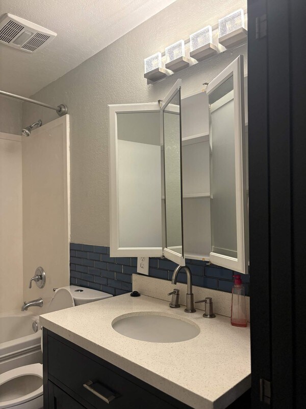 Building Photo - 110 S 800 E