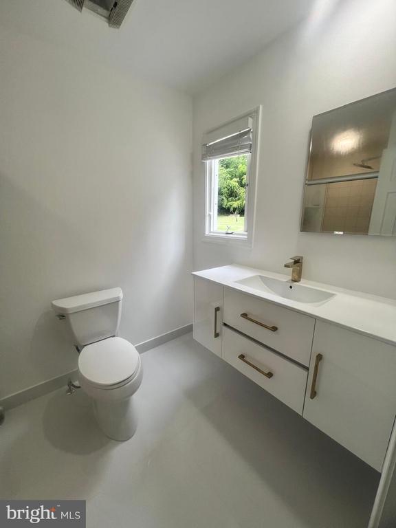 Building Photo - 3332 Philmont Ave