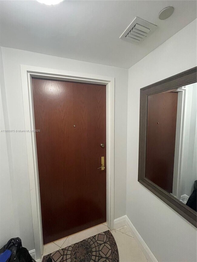 Building Photo - 9559 Collins Ave
