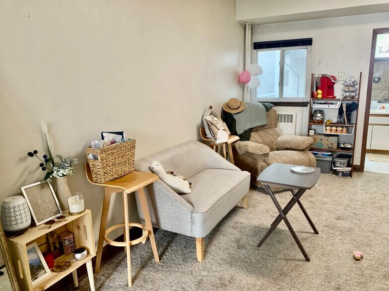 Building Photo - 636 State St