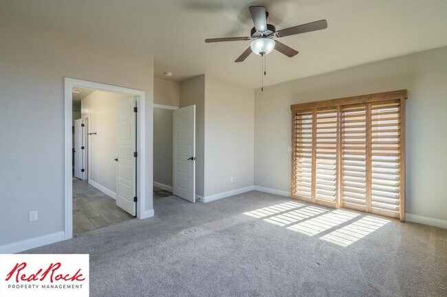 Building Photo - Pet-Friendly 3 Bedroom Home In A Great Neighborhood