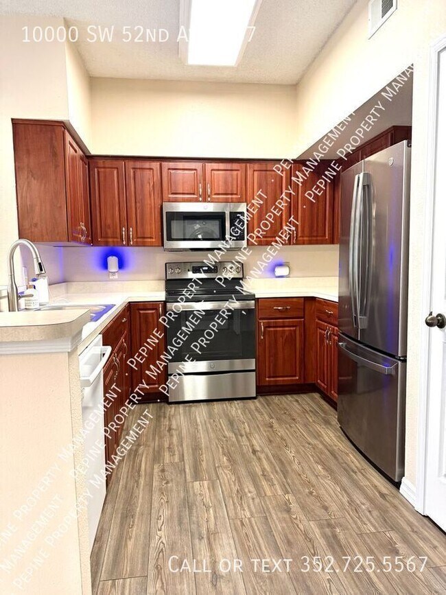 Building Photo - 10000 SW 52nd Ave