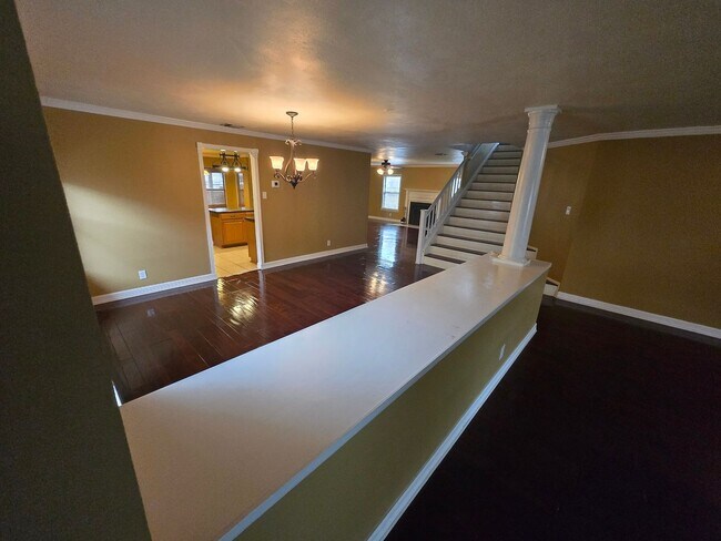 Building Photo - 8007 Sunshine Trail Dr