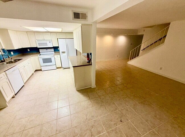 Building Photo - 5005 Georgi Ln