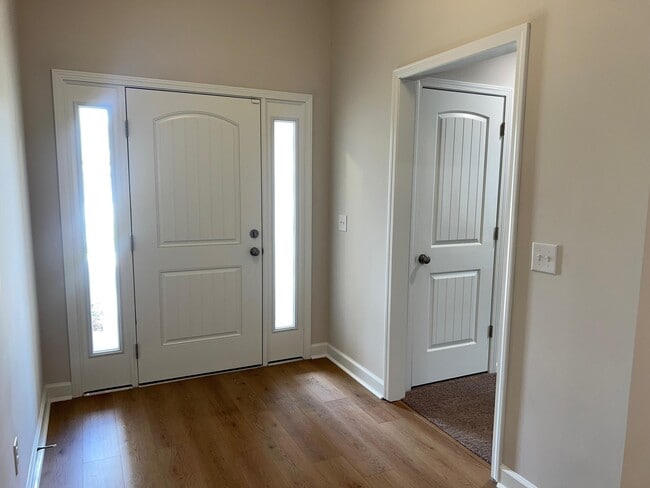 Building Photo - 158 Atherstone St