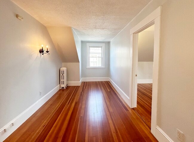 Building Photo - 80 Linden St