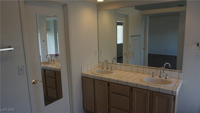 Building Photo - 9341 Magic Flower Ave