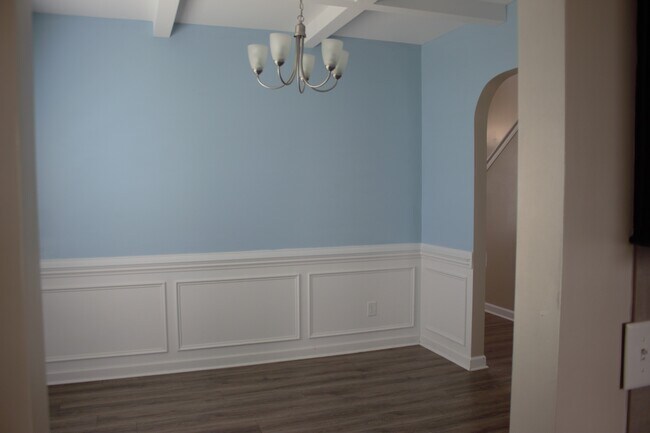 Building Photo - 2143 Stafford Dr