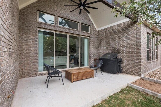 Building Photo - 1504 Saddlespur Ln