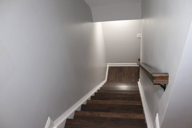 Building Photo - 16844 Panorama Dr