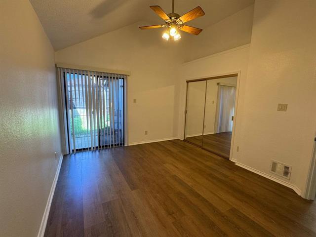 Building Photo - 942 Boxwood Dr