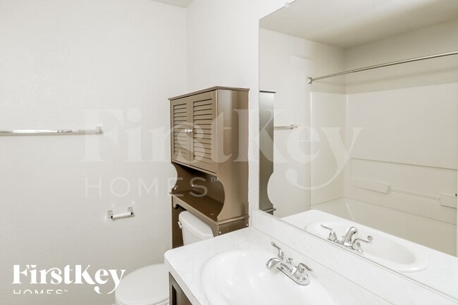 Building Photo - 1936 Heather Glen Dr