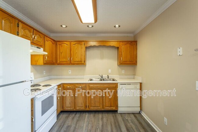 Building Photo - 4841 Brighton Ln