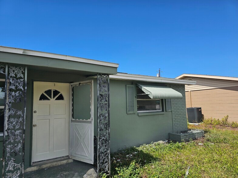 Primary Photo - 1433 Brightwell Dr
