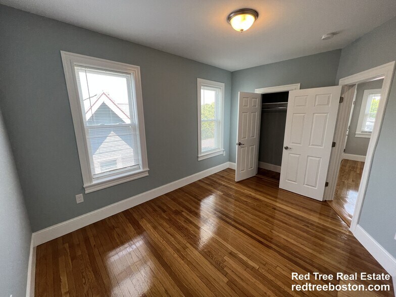 Building Photo - 366 Highland Ave